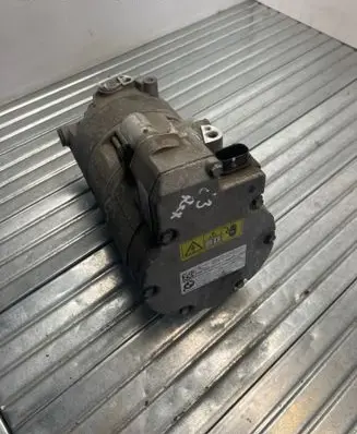 BMW i3 Air conditioning (A/C) compressor (pump) 9343806