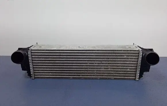BMW 5 F10 F11 Intercooler radiator 7812016