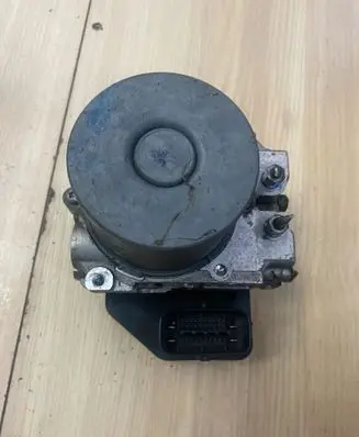 Toyota Hilux (AN10, AN20, AN30) ABS Pump 8954171120 4454071090