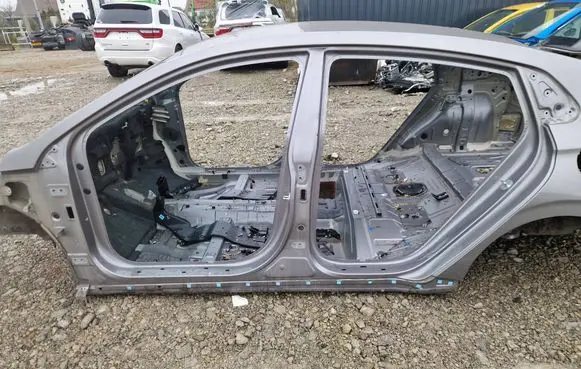 Front sill (body part)