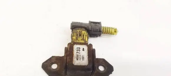 Mitsubishi Outlander Airbag deployment crash/impact sensor mr587733