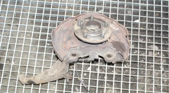 Land Rover Discovery 3 - LR3 Front wheel hub
