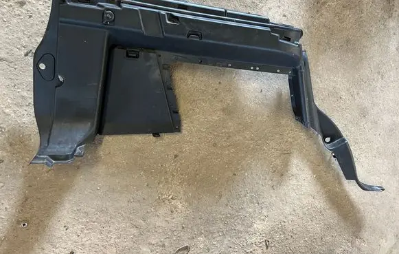 Land Rover Discovery 3 - LR3 Trunk/boot side trim panel ESJ501010