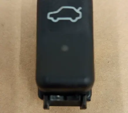 Mercedes-Benz SL R129 Tailgate/boot open switch button 1298212751