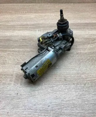 Volkswagen Golf III Rear window wiper motor 1H6955717A