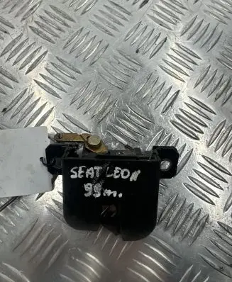 Seat Leon (1M) Tailgate exterior lock 3B9827505C