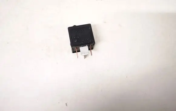 BMW 5 E60 E61 Other relay 61366901469 v23136-j6-x48