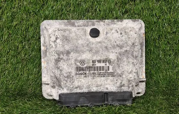 Seat Toledo II (1M) Engine control unit/module ECU 06A906018FS 0261206