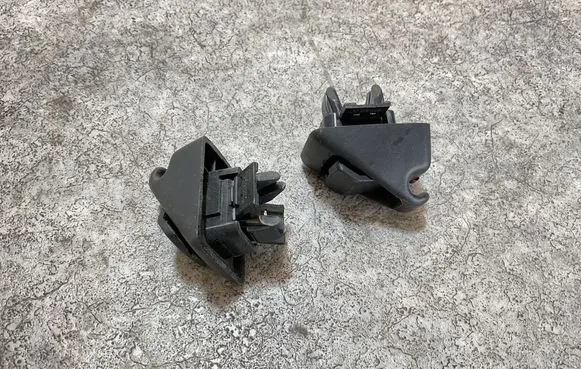 Polestar 2 Sun visor clip/hook/bracket 30721356