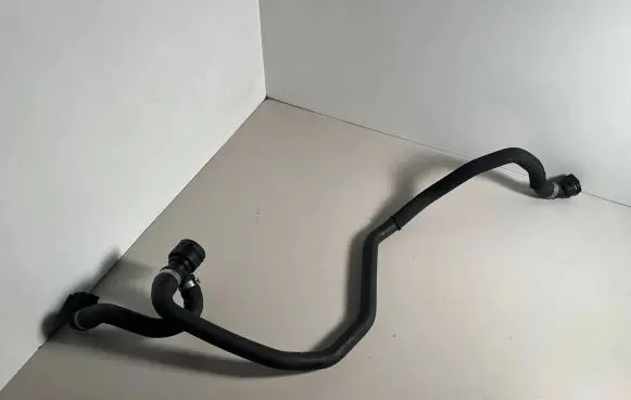 BMW 5 F10 F11 Engine coolant pipe/hose 8512418