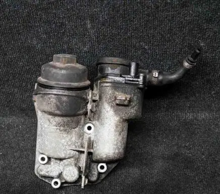 Volvo XC90 Oil filter cover 30677920