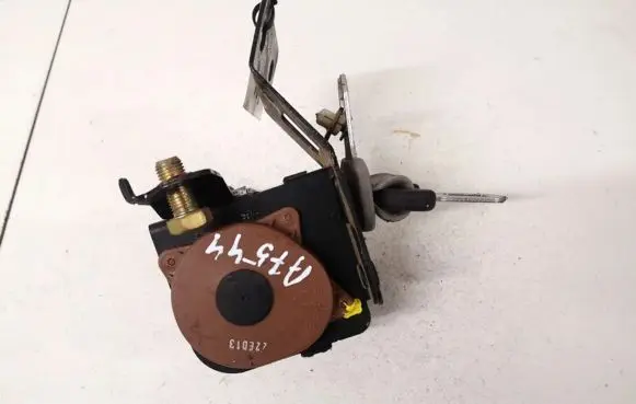 KIA Sorento Middle seatbelt (rear) c2122