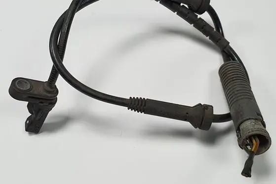 BMW 1 E81 E87 ABS brake wheel speed sensor 6762465