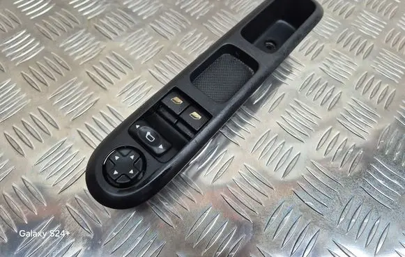 Electric window control switch