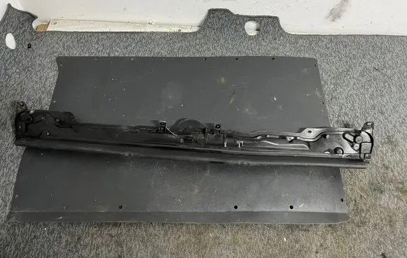 Renault Megane IV Wiper trim 668107256R