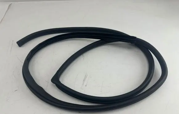 Chevrolet Captiva Rear door rubber seal (on body) 120118