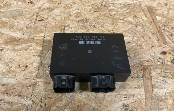 Skoda Octavia Mk1 (1U) Comfort/convenience module 1J0959799AH 5DK00795451 14999