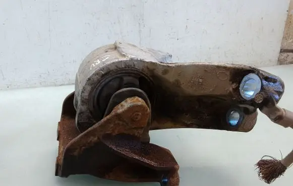 Honda CR-V Engine mount bracket