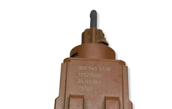 Skoda Fabia Mk1 (6Y) Brake pedal sensor switch 3B0945511B 13763 19322009