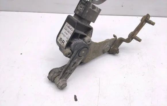 Volvo V60 Rear air suspension level height sensor 8G9N5A955BA