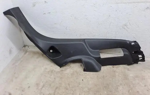 (D)pillar trim (top)
