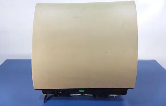 Volkswagen Phaeton Glove box