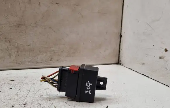 Peugeot 207 Fuel injection pump control unit/module 240107