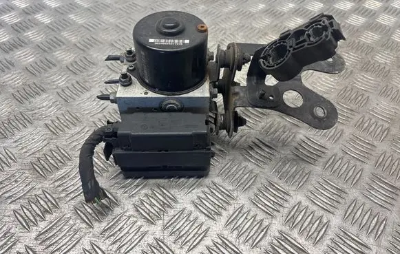 Volkswagen Golf V ABS Pump 1K0907379AC 00005305H0 10096003593