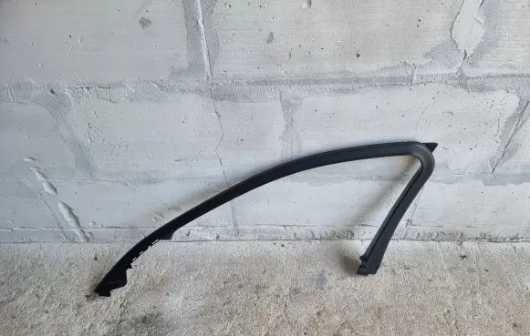 BMW 5 F10 F11 Front door window/glass frame 51337182012