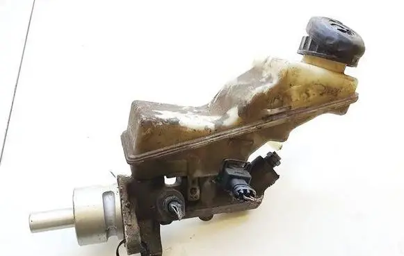Toyota Avensis T250 Master brake cylinder 0204251172