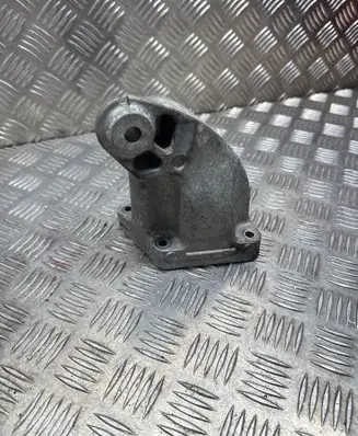 Mercedes-Benz E W213 Engine mounting bracket A6422234404