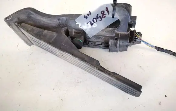 Volkswagen PASSAT B6 Accelerator throttle pedal 1k1723503l 6pv008600-01