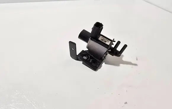 Vacuum valve