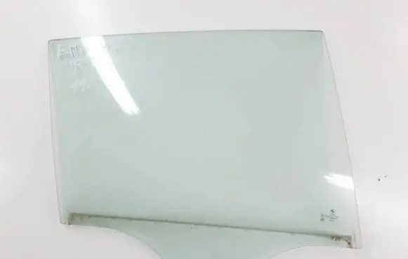 BMW 1 F20 F21 Rear vent window glass 43R001734 E000137 DOT782M532AS2