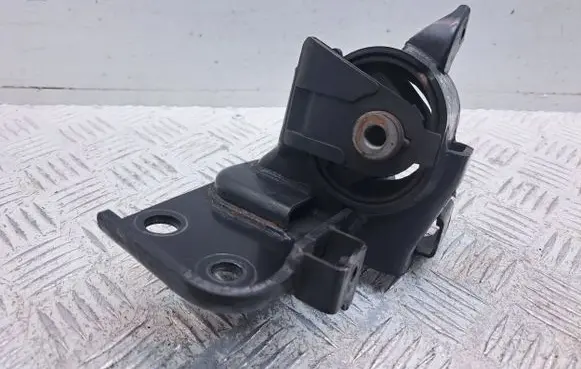 Toyota Auris 150 Engine mount bracket 123720R020