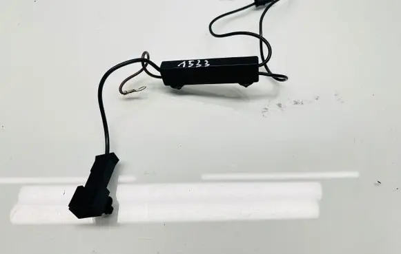 Mercedes-Benz CLS C218 X218 Aerial antenna amplifier A2128704589 28287042