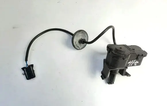 Fuel tank cap lock motor