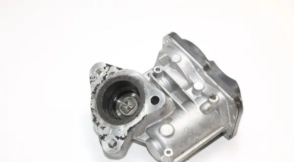 Nissan Qashqai EGR valve H8201143495 147102557R