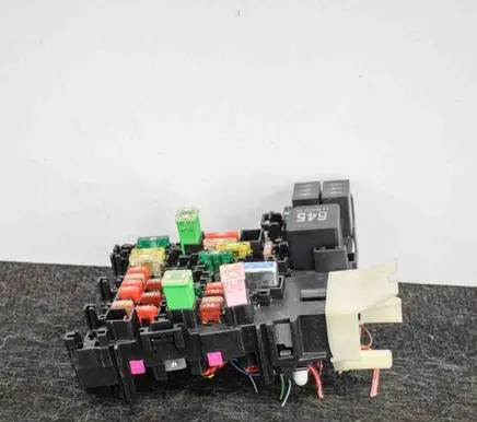Volkswagen PASSAT B8 Fuse box set 5Q0937615C
