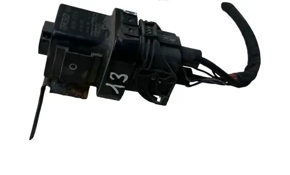 KIA Sorento Glow plug pre-heat relay 368302F310