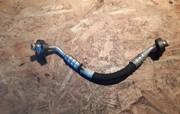 Gearbox oil cooler pipe/hose
