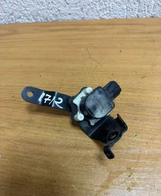 Lexus NX Rear air suspension level height sensor A1318362