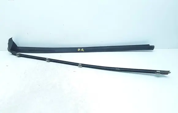 Mercedes-Benz CLK A209 C209 Rubber seal rear door window/glass A2096700438