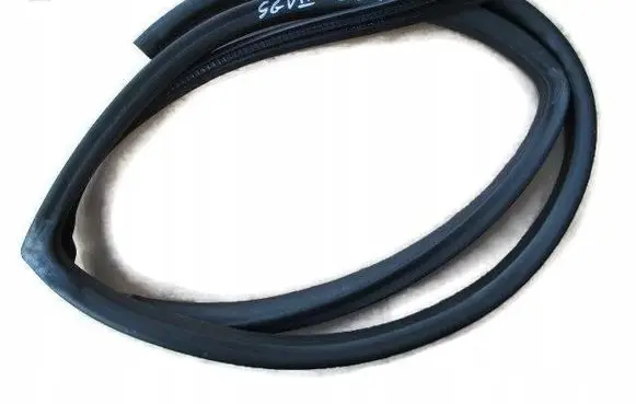 Suzuki Vitara (LY) Rear door rubber seal (on body) 
