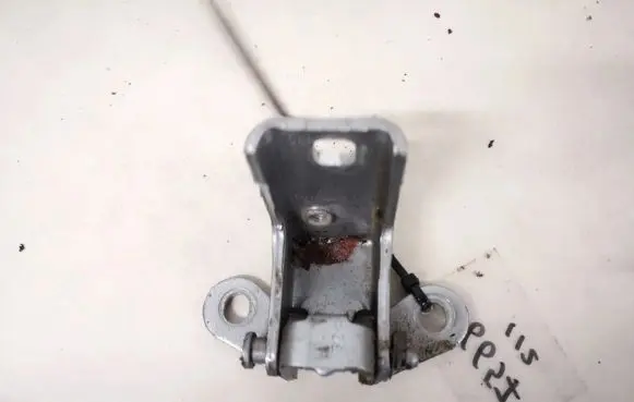Ford Mondeo Mk III Rear door lower hinge 93bbf26806al 93bb-f26806-al