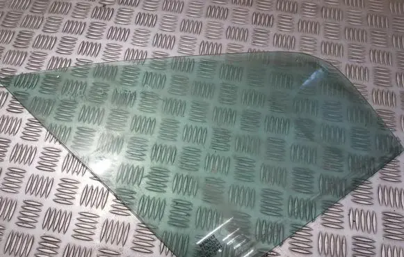 Renault Scenic I Front door vent window glass four-door 