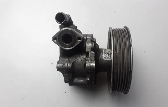 Volkswagen Touareg II Power steering pump 7P6422154A