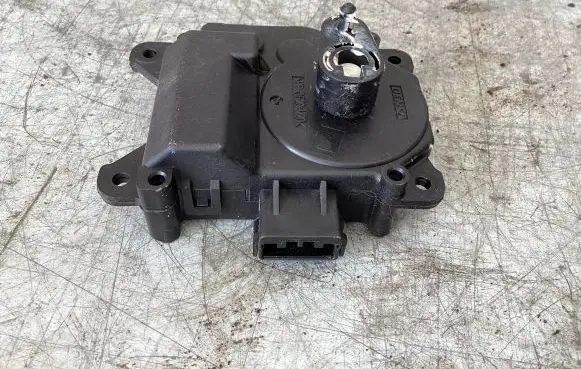 Cadillac CTS Air flap motor/actuator AW0637008140