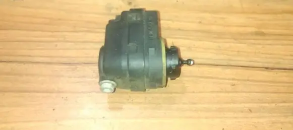 Peugeot 306 Headlight level adjustment motor 
