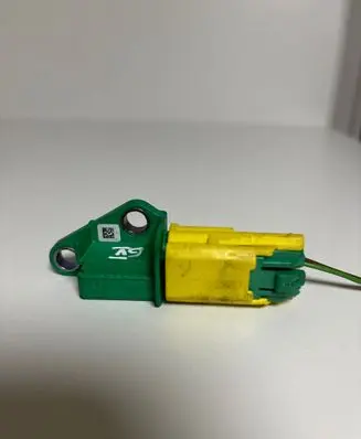 Volkswagen Golf V Airbag deployment crash/impact sensor 1K0909606 5WK43273